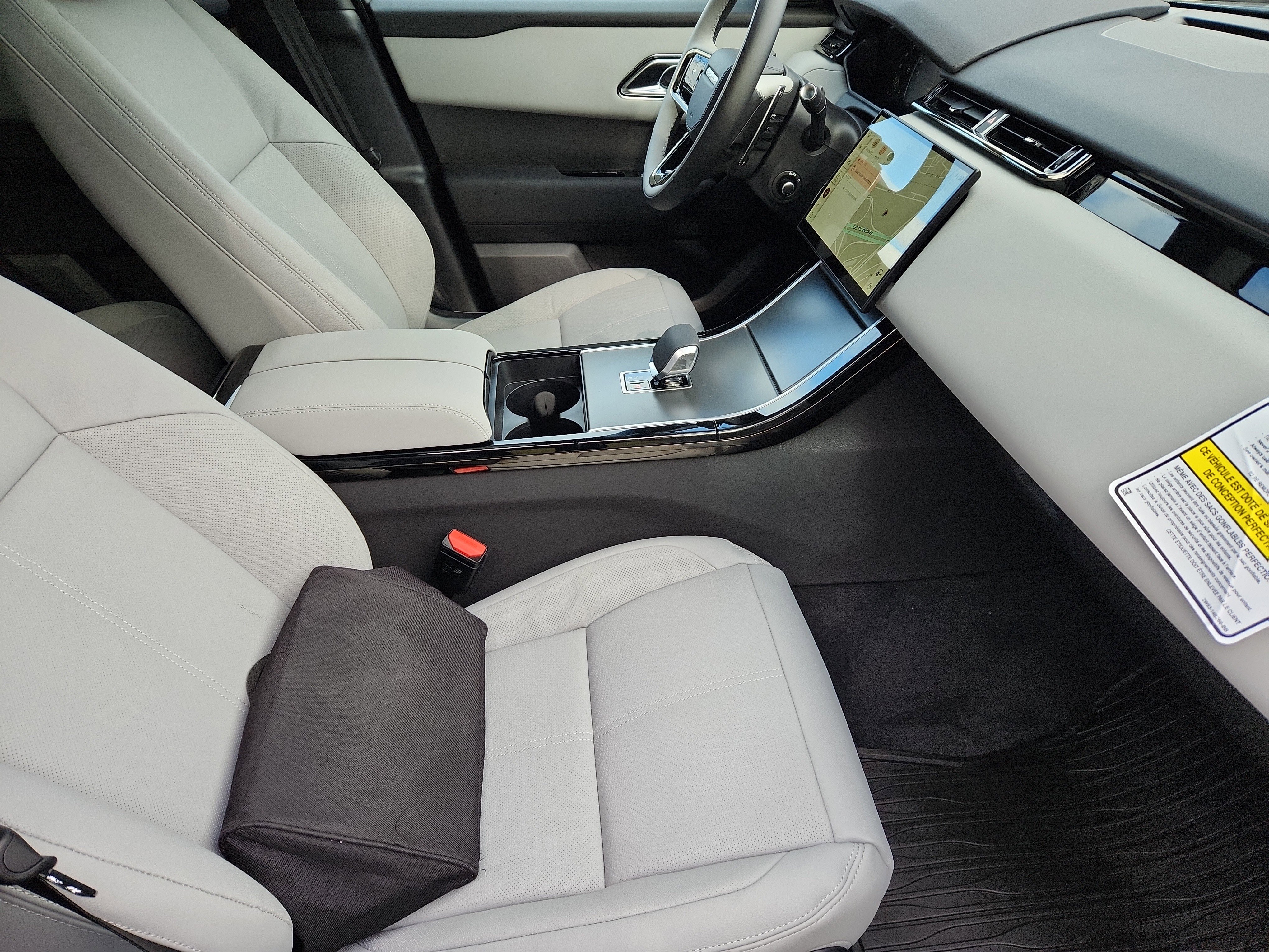 Used 2026 Land Rover Range Rover Velar S image 3