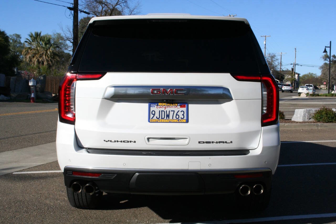 Used 2021 GMC Yukon Denali w/ Denali Premium Package image 12