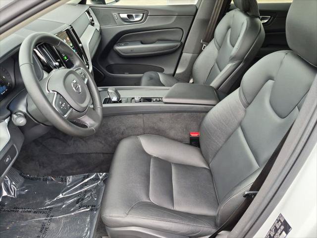 Certified 2024 Volvo XC60 B5 Core w/ Protection Package Premier AWD/4WD image 21