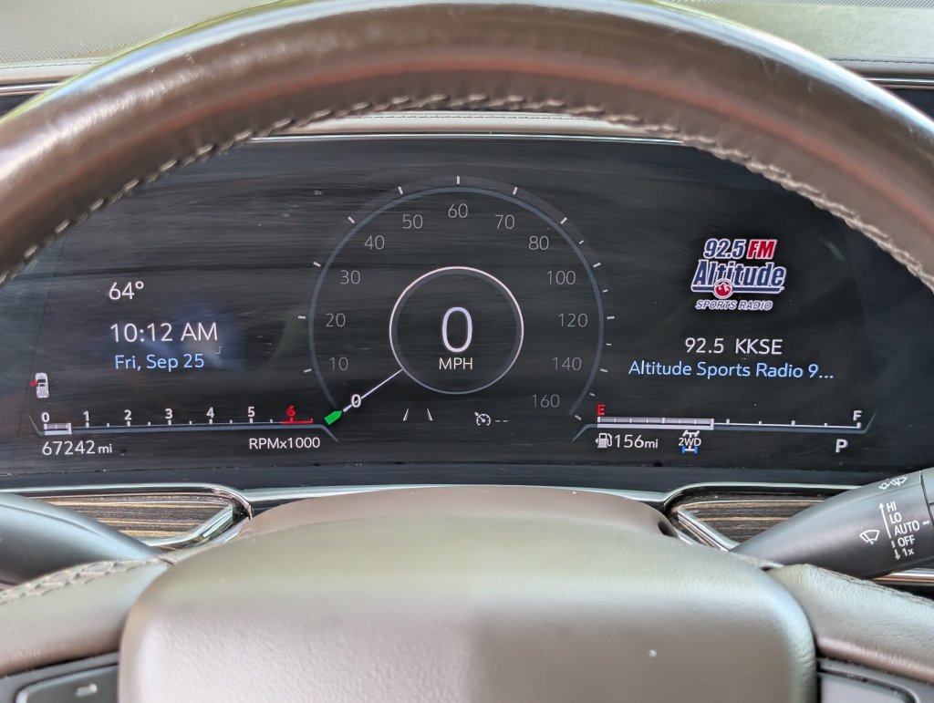 Used 2021 Cadillac Escalade ESV Sport AWD/4WD image 25