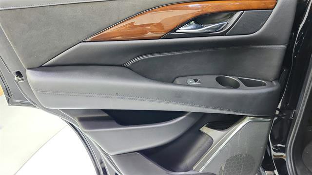 Used 2019 Cadillac Escalade Premium Luxury RWD image 24