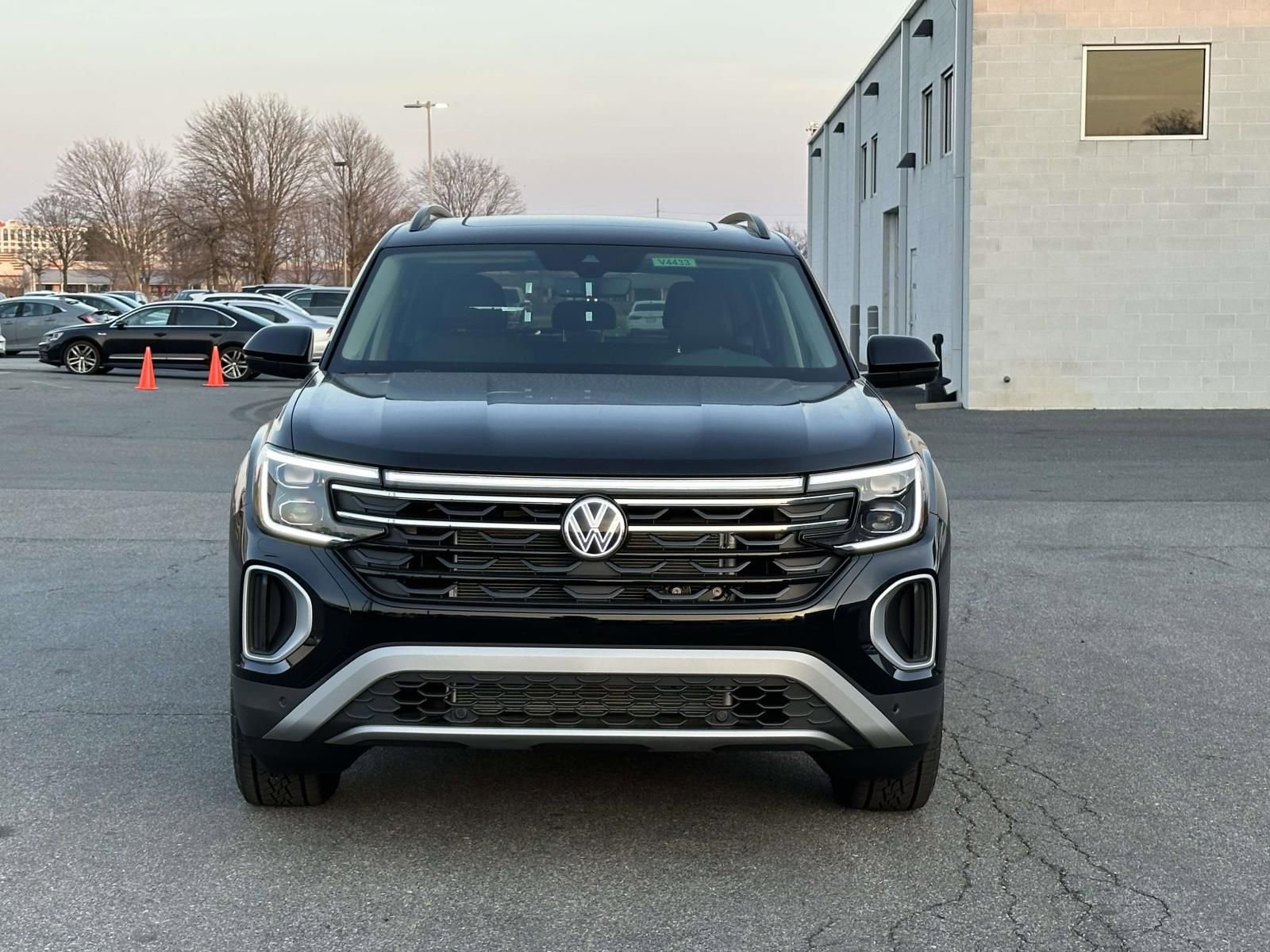 New 2026 Volkswagen Atlas Peak Edition AWD/4WD image 9