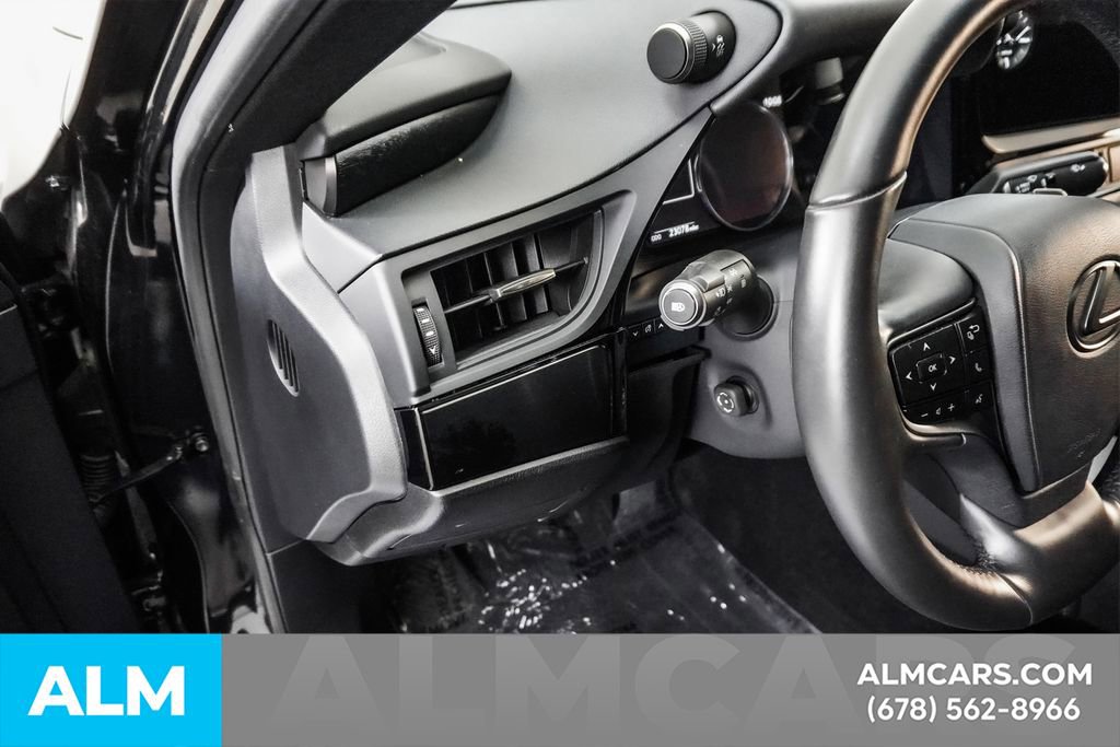 Used 2024 Lexus ES 300h w/ Premium Package image 33