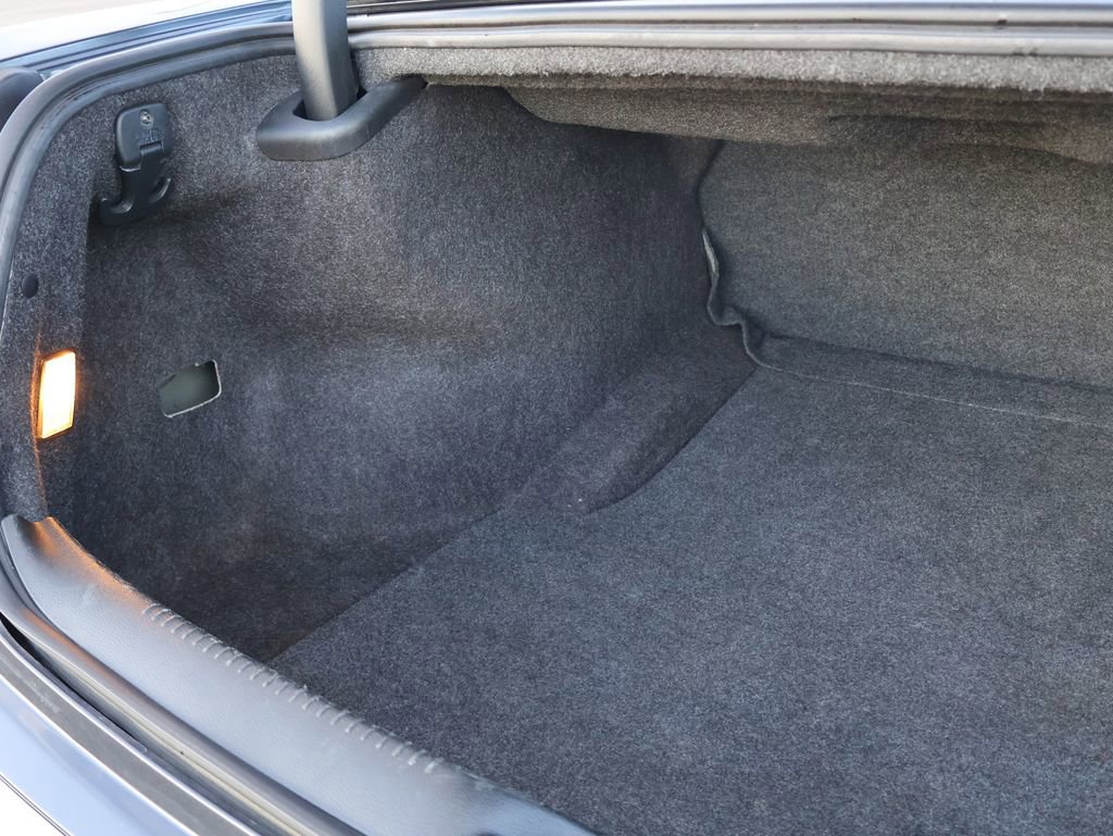 Used 2016 Chrysler 300 Limited image 32