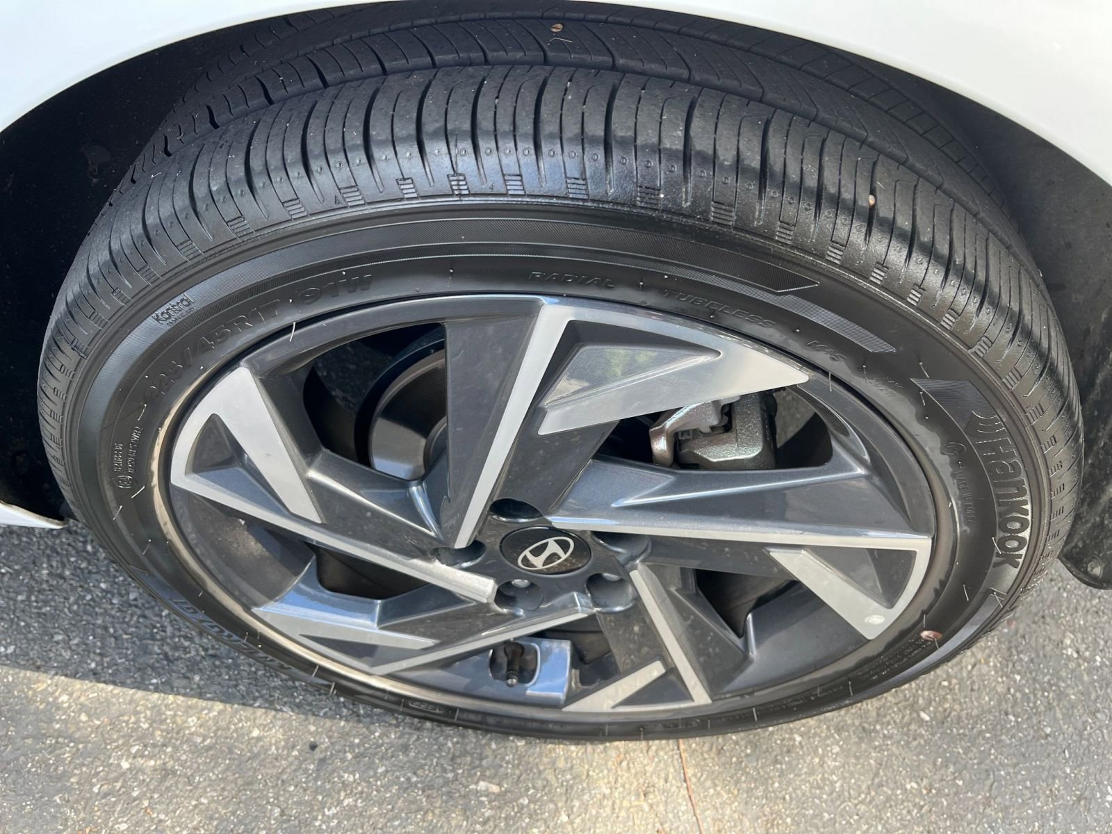 Used 2025 Hyundai Elantra SEL image 31