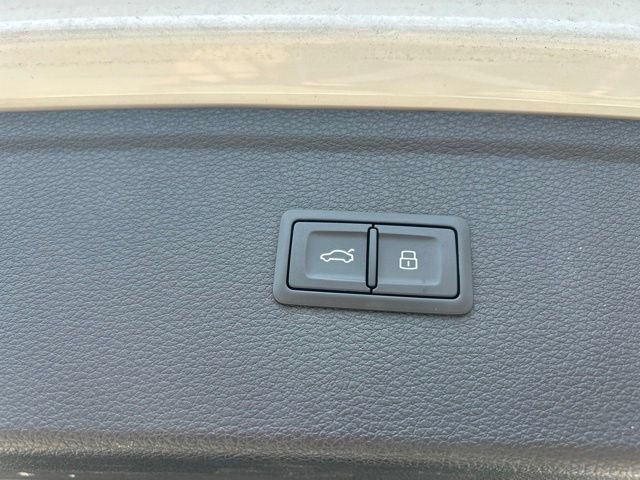 Used 2022 Audi Q5 2.0T Premium AWD/4WD image 19
