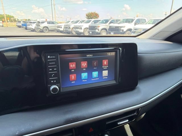 Used 2025 Nissan Kicks S AWD/4WD image 14