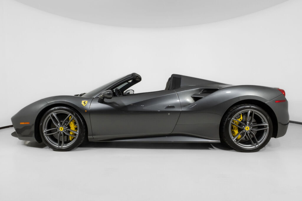 Used 2017 Ferrari 488 Spider RWD image 3