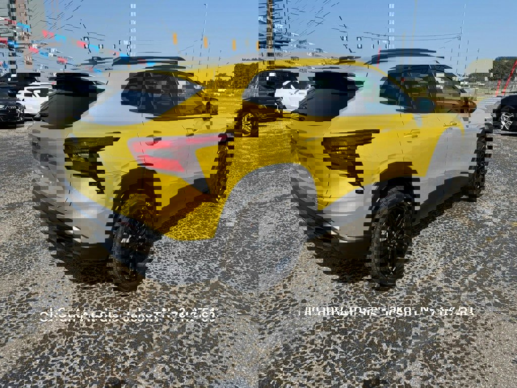 Used 2024 Chevrolet Trax ACTIV w/ Sunroof Package image 6