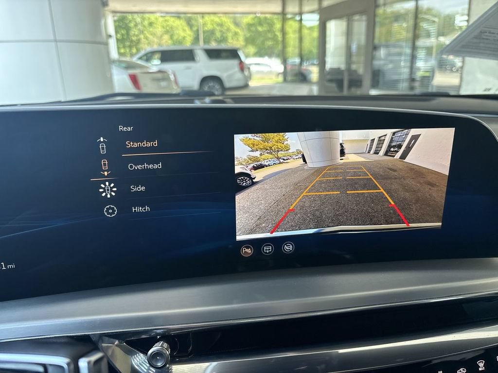 Certified 2024 Cadillac Lyriq Luxury AWD/4WD image 15