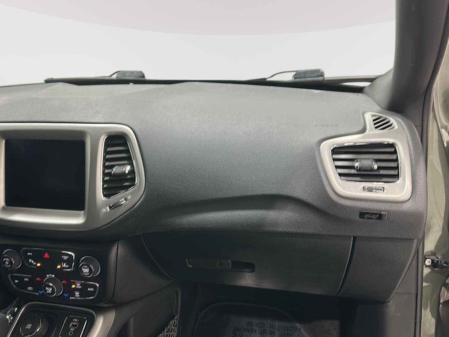 Used 2021 Jeep Compass Latitude w/ Driver Assistance Group image 24