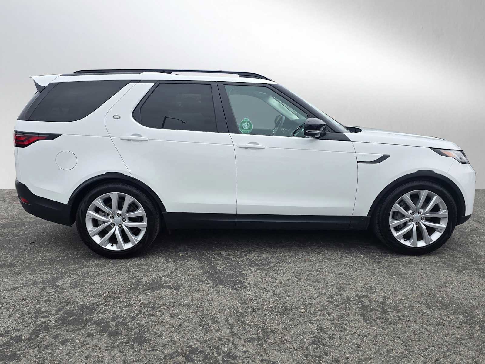 Certified 2024 Land Rover Discovery S AWD/4WD image 6