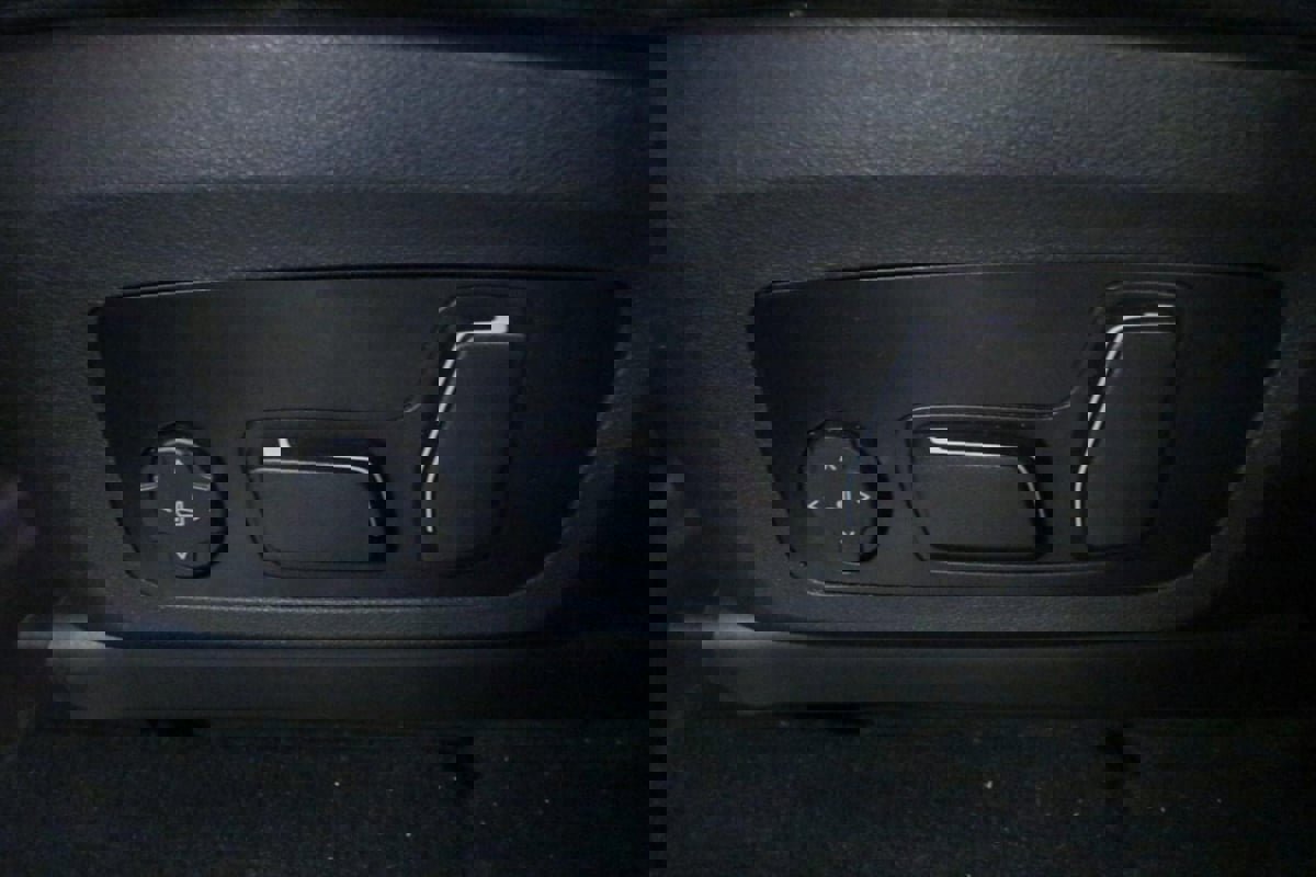 Used 2024 BMW X3 sDrive30i w/ Premium Package image 15