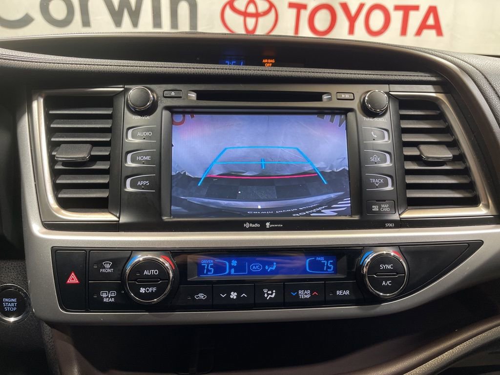 Used 2015 Toyota Highlander XLE image 26