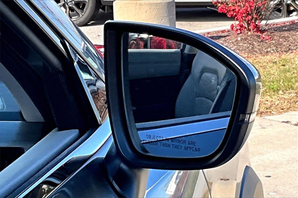 Used 2022 Nissan Pathfinder Platinum w/ Cargo Package image 25