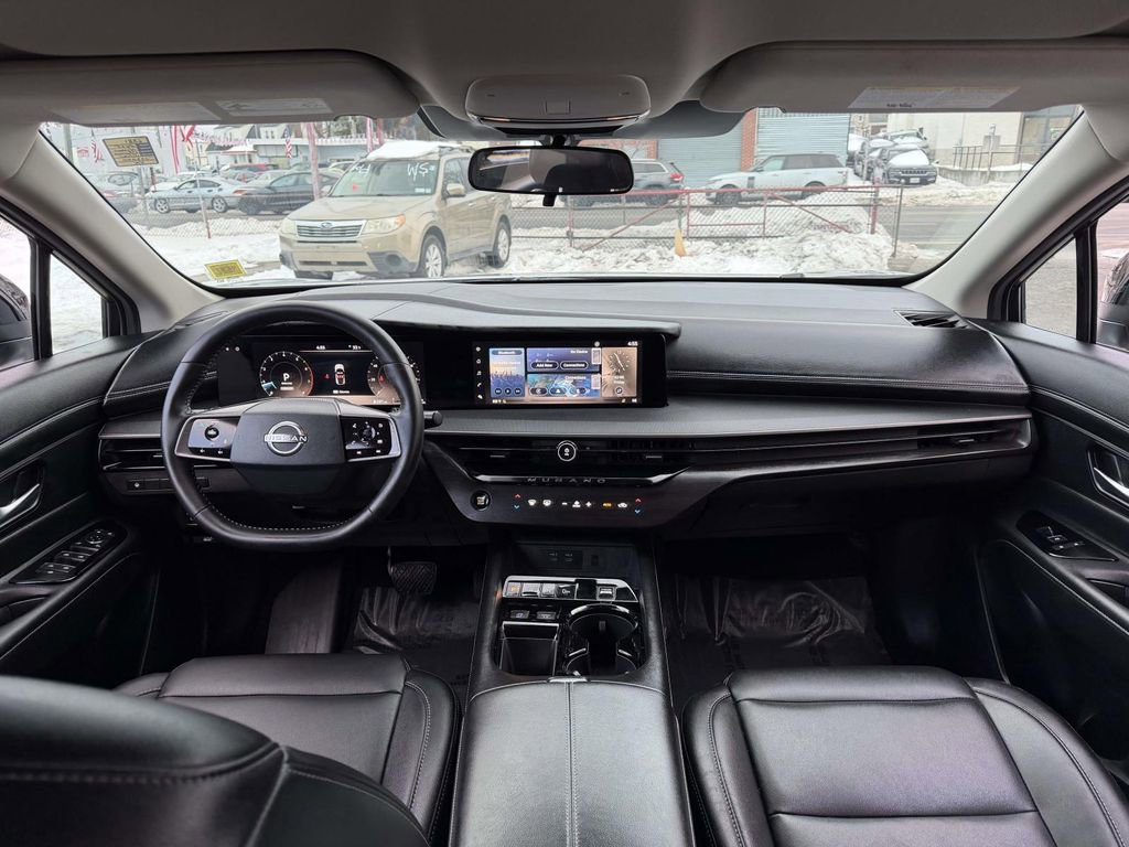Used 2025 Nissan Murano SV image 19