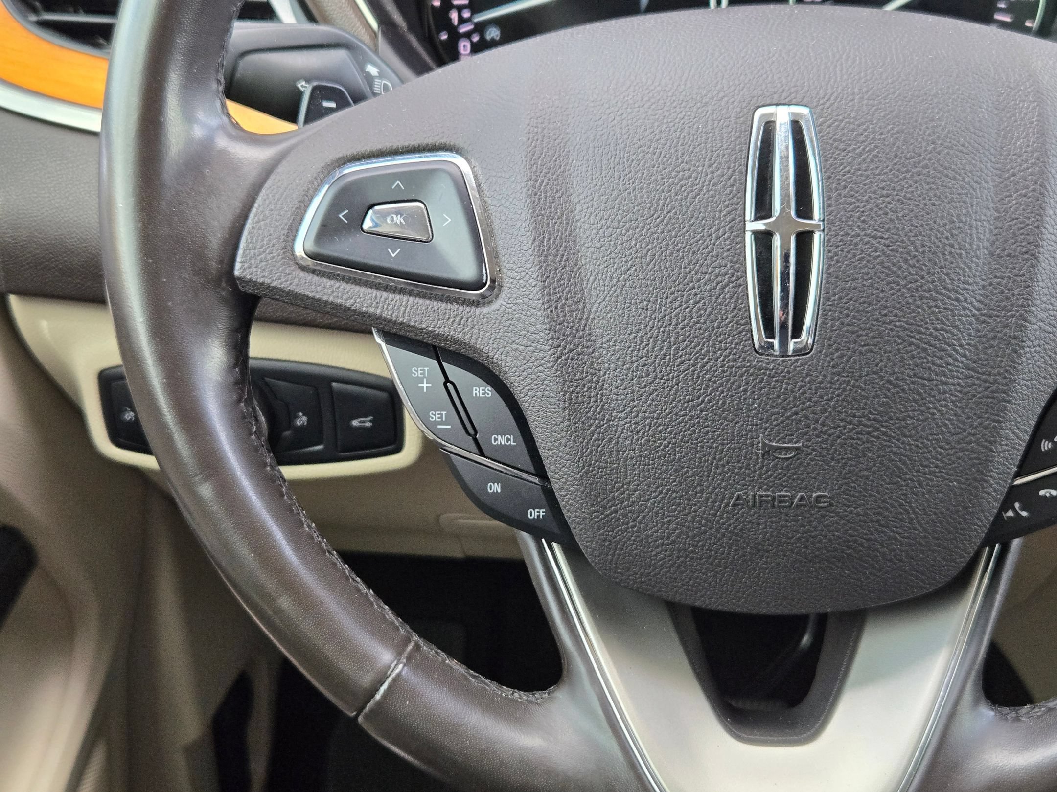Used 2017 Lincoln MKC Select w/ Select Plus Package FWD image 21