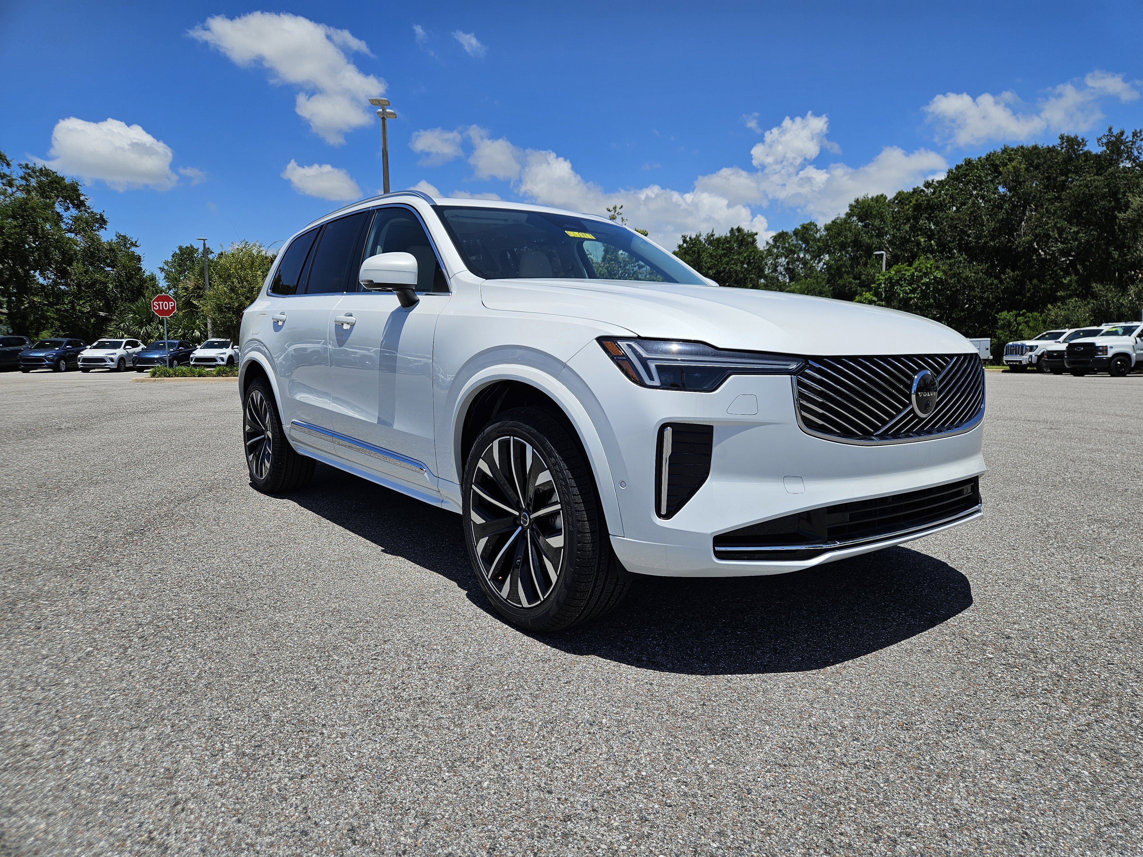 New 2026 Volvo XC90 B6 Ultra image 1