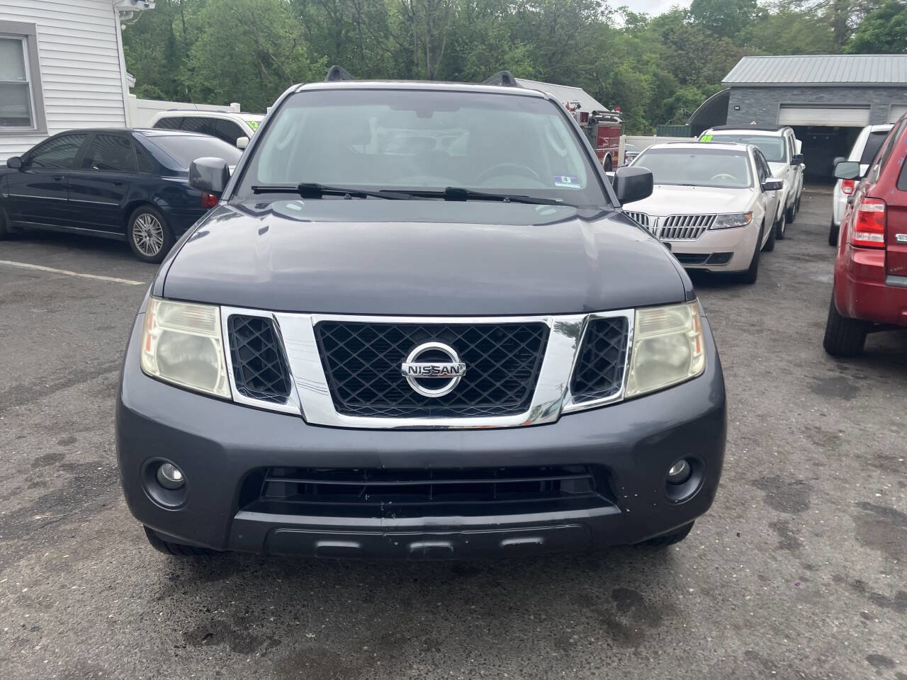 Used 2011 Nissan Pathfinder SV AWD/4WD image 4