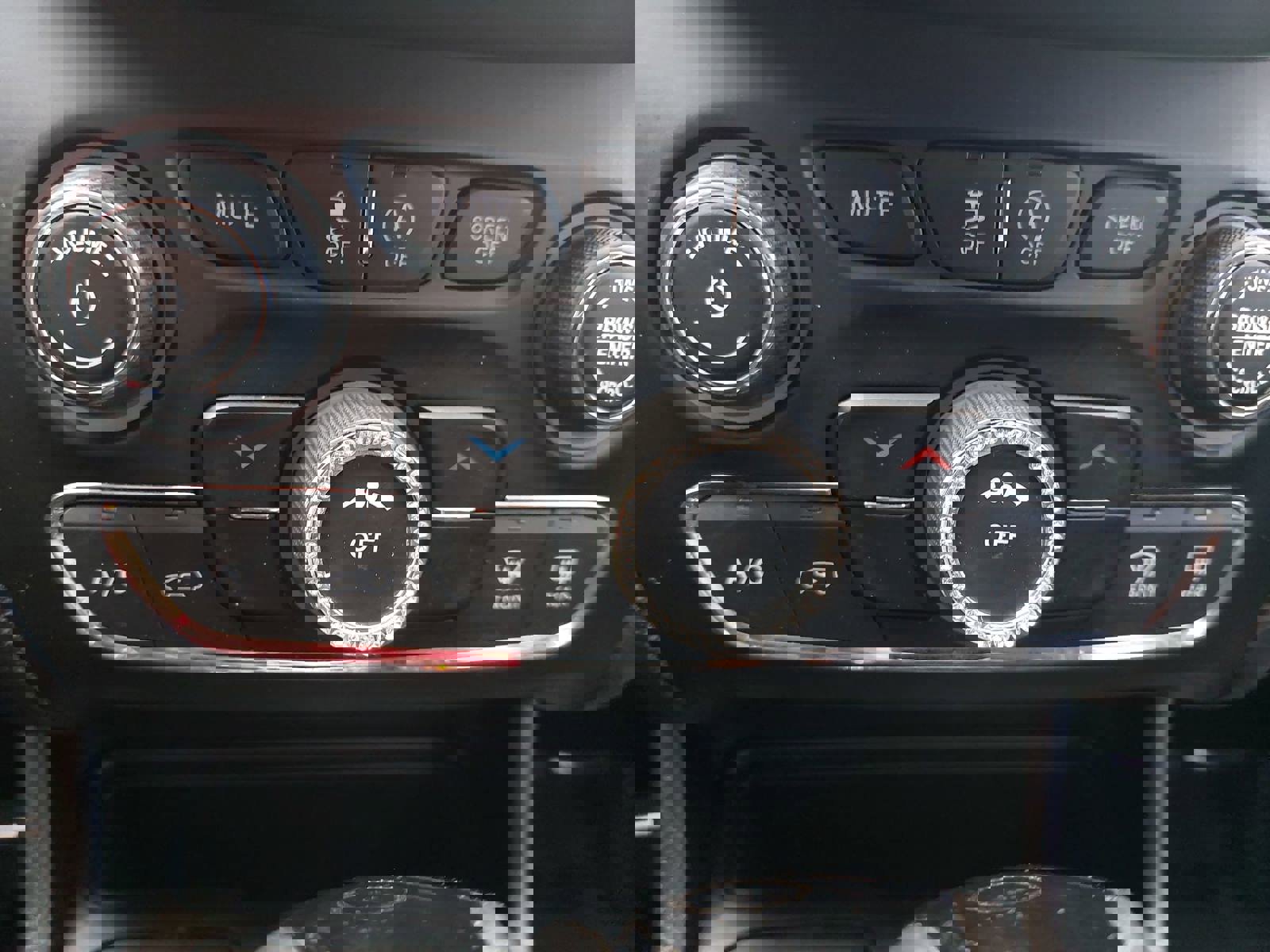 Used 2020 Jeep Cherokee Latitude Plus image 21