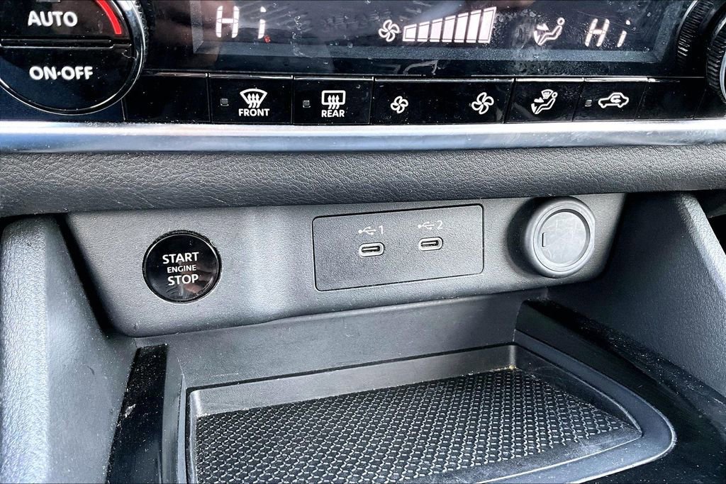 Used 2025 Nissan Rogue SV image 31