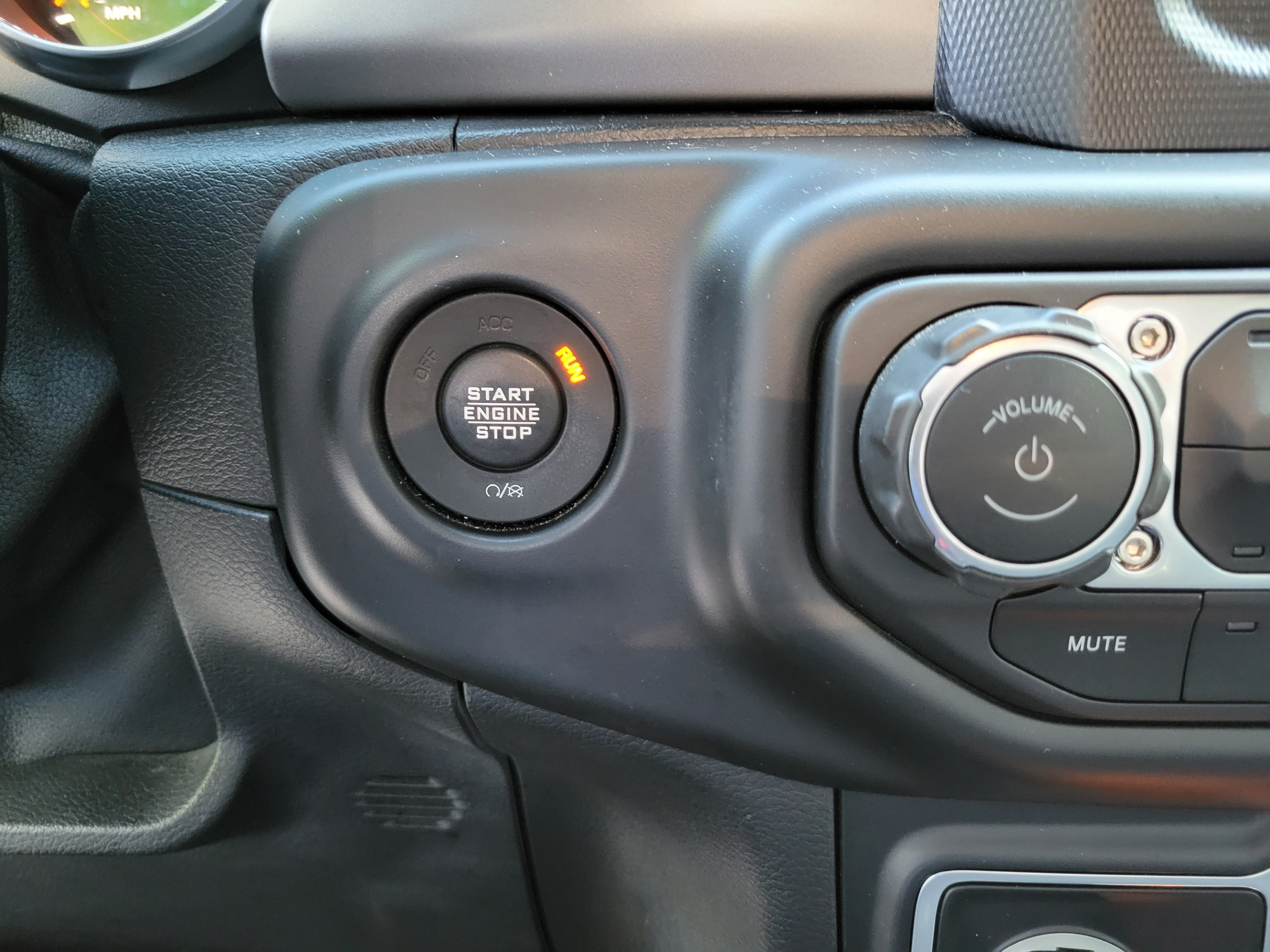 Certified 2020 Jeep Gladiator Sport w/ Quick Order Package 24S AWD/4WD image 21