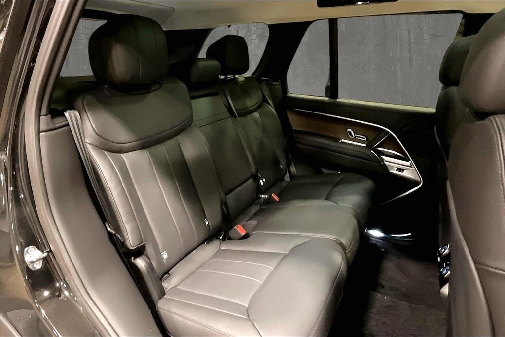 New 2026 Land Rover Range Rover SE image 10