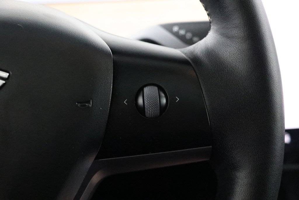 Used 2024 Tesla Model Y Long Range AWD/4WD image 20