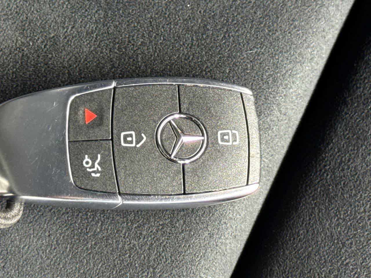 Used 2023 Mercedes-Benz GLB 250 image 28
