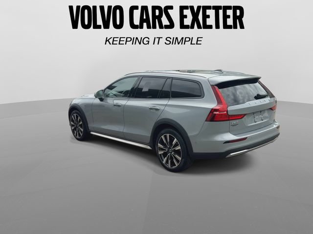 Certified 2025 Volvo V60 B5 Cross Country Ultra AWD/4WD image 8