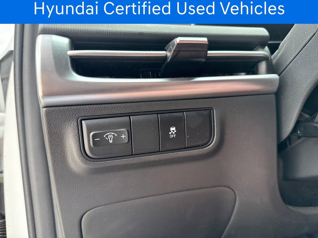 Certified 2025 Hyundai Tucson SE FWD image 28