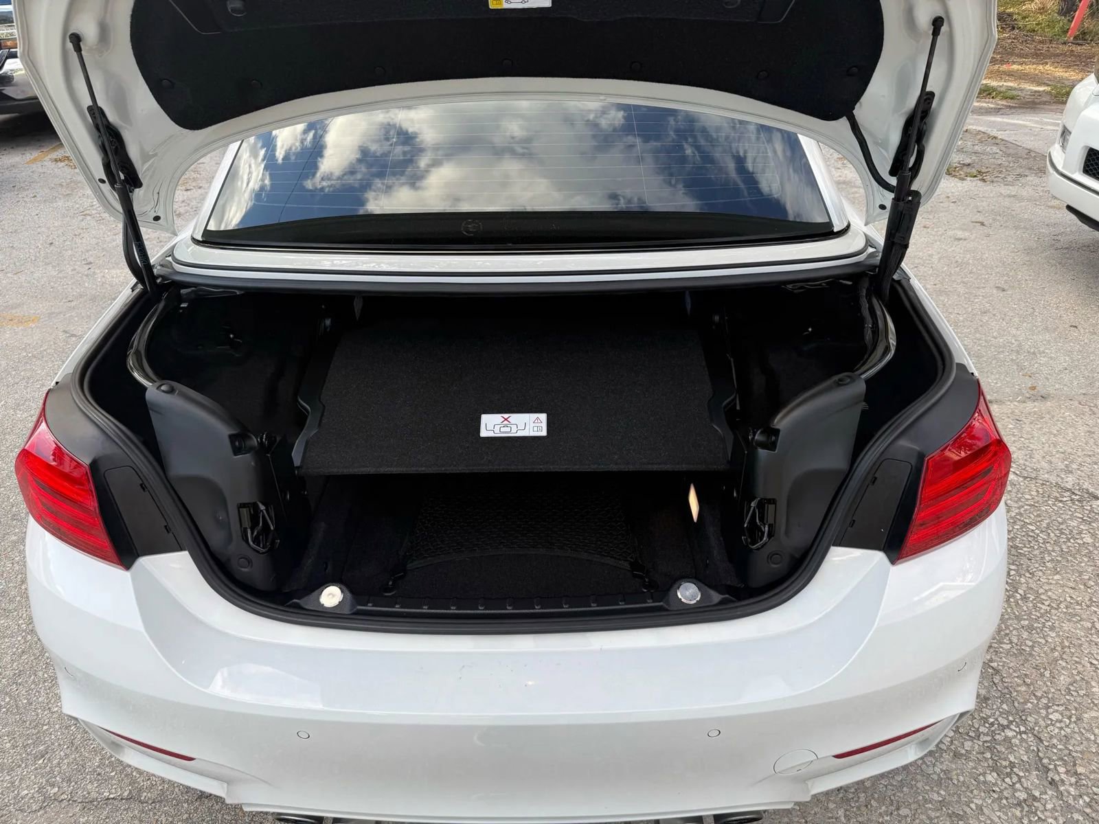 Used 2015 BMW M4 Convertible image 16