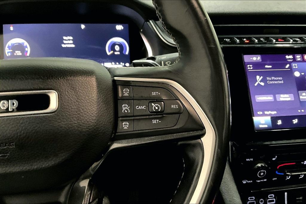 Used 2022 Jeep Grand Cherokee L Laredo image 12