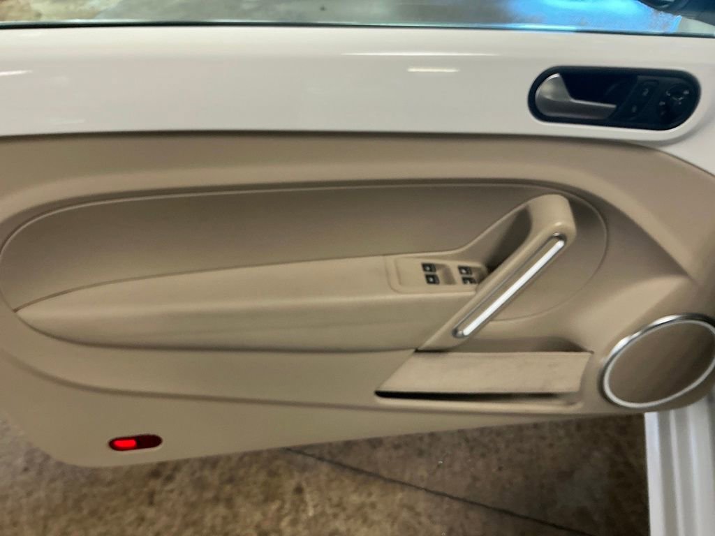 Used 2013 Volkswagen Beetle 2.5 image 15