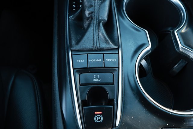 Used 2019 Toyota Camry XSE image 18