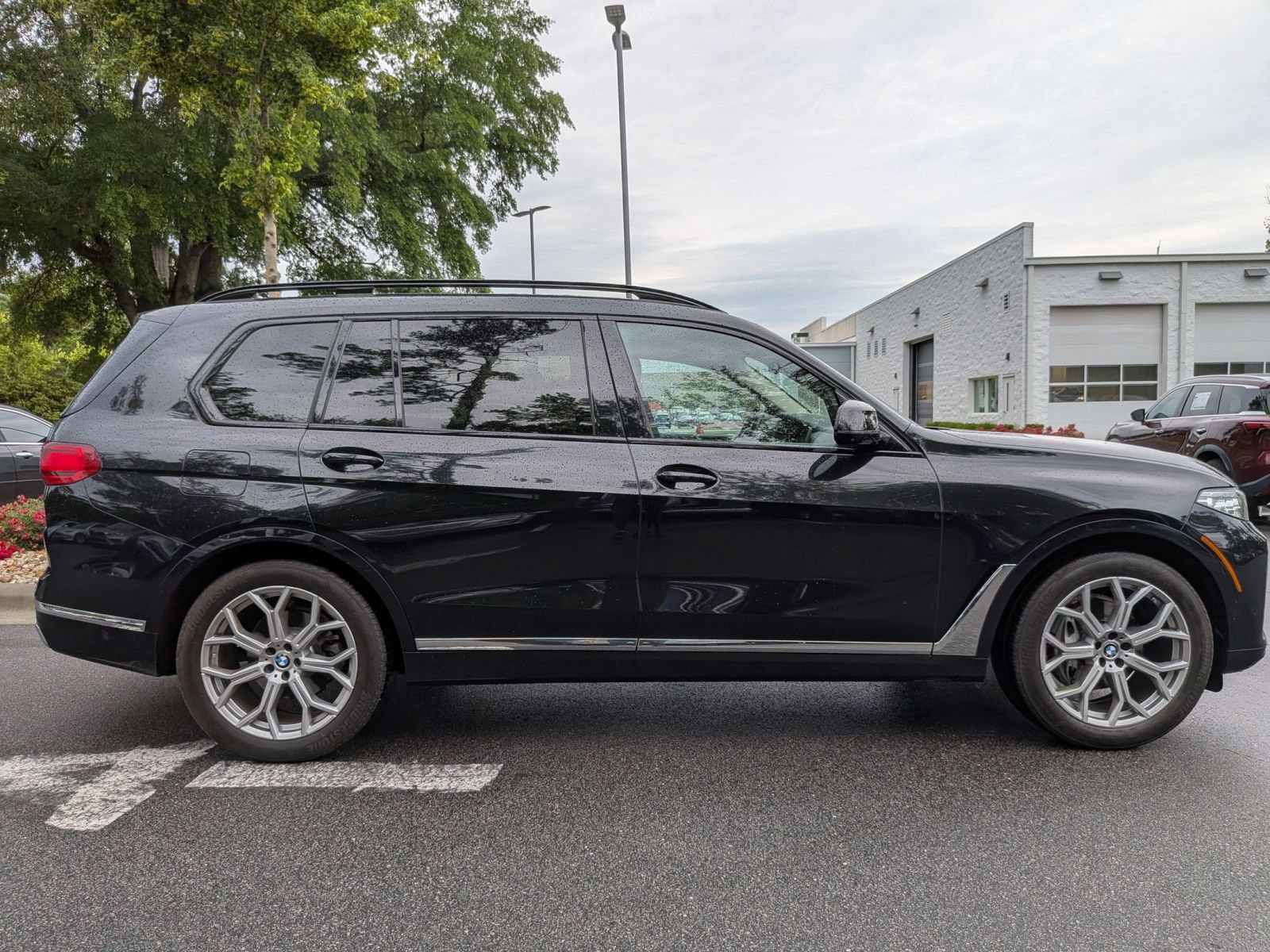 Used 2022 BMW X7 xDrive40i w/ Premium Package AWD/4WD image 2