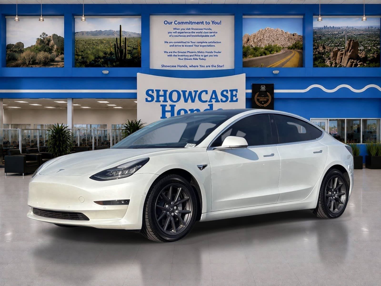 Used 2020 Tesla Model 3 Standard Range RWD image 2