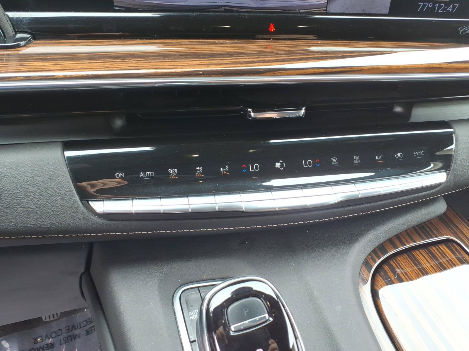Used 2023 Cadillac Escalade Luxury AWD/4WD image 31