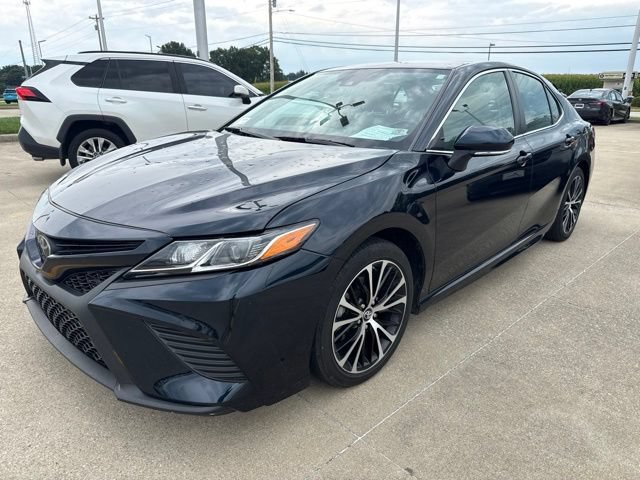 Certified 2019 Toyota Camry SE w/ Audio Package FWD image 1