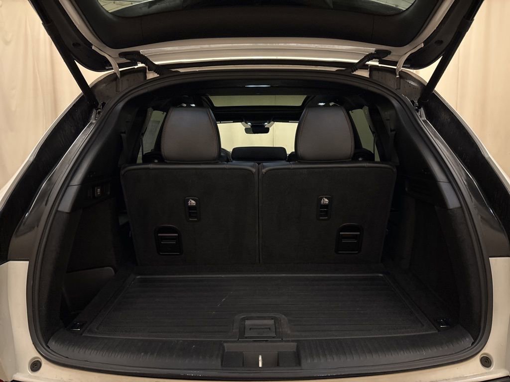 Used 2023 Acura MDX A-Spec image 9