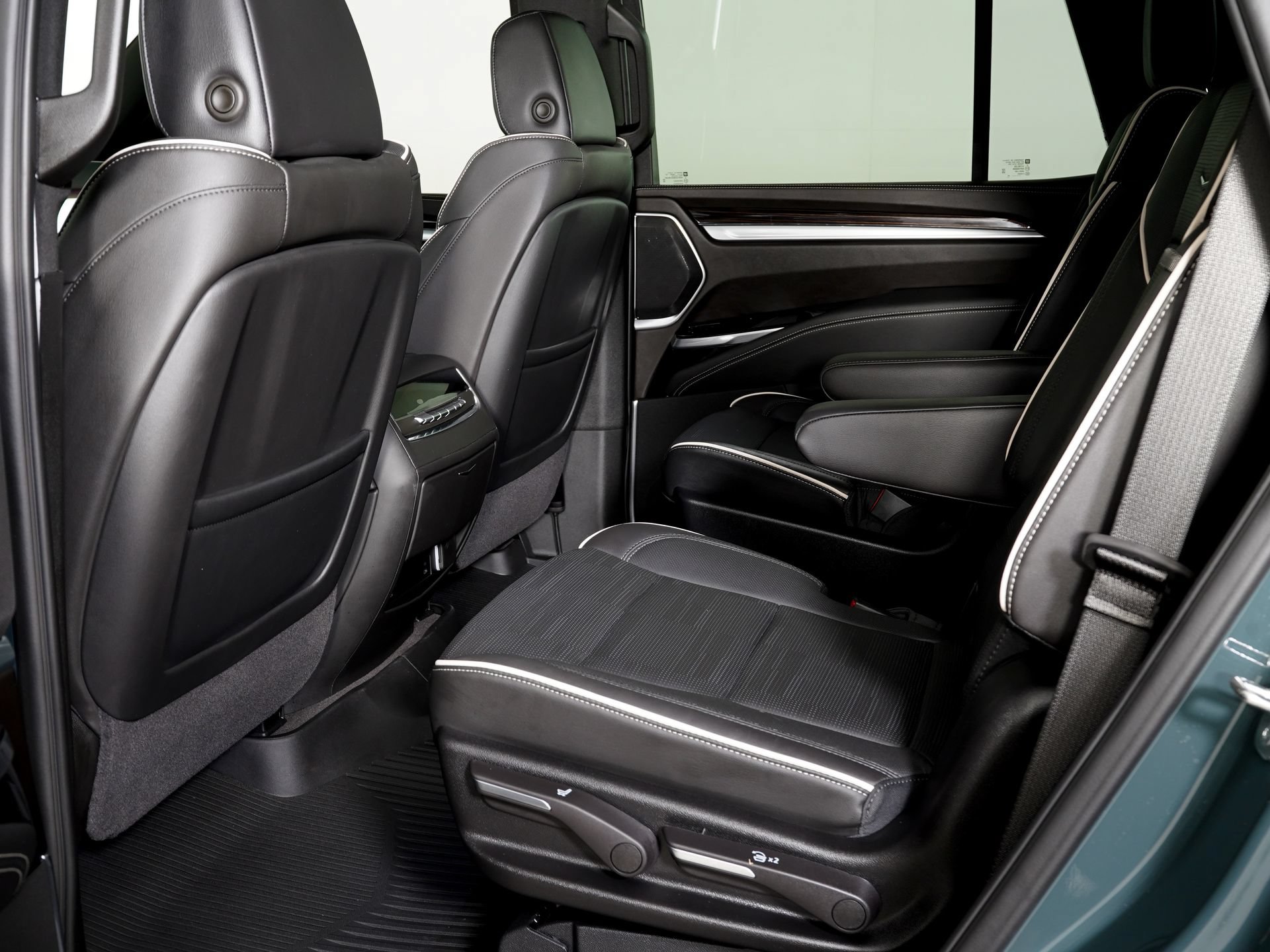 Used 2026 Cadillac Escalade Luxury w/ Touring Package RWD image 14