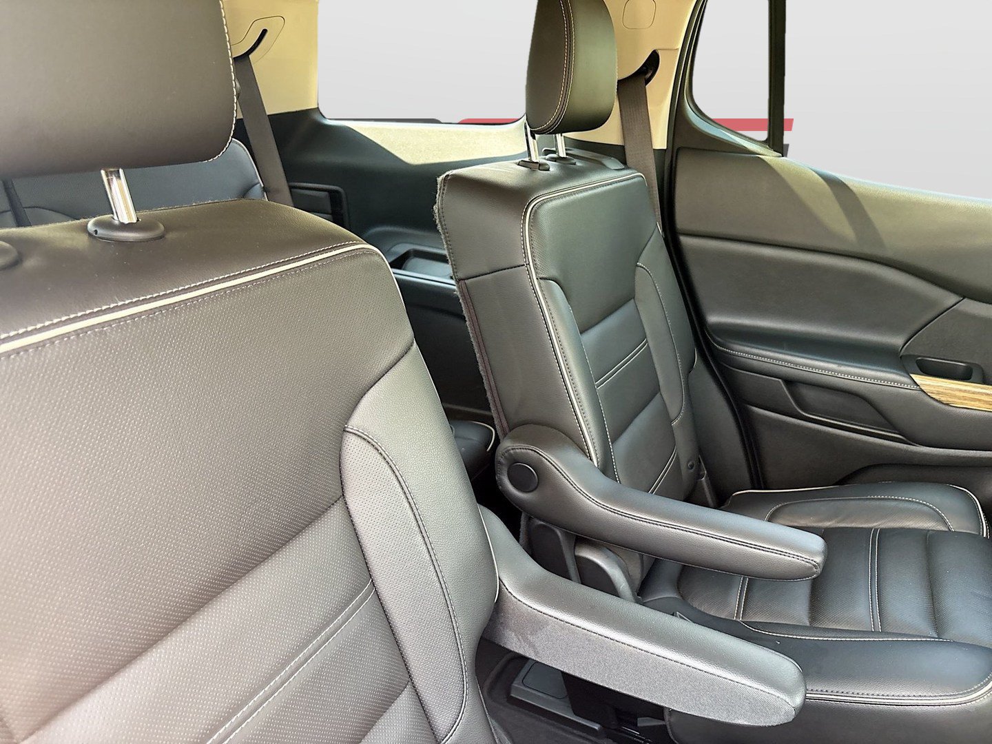 Used 2019 GMC Acadia Denali AWD/4WD image 29