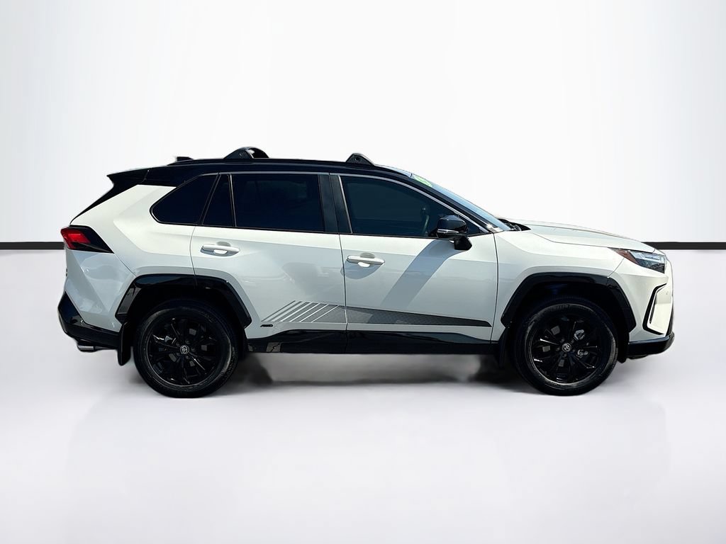 Used 2022 Toyota RAV4 XSE AWD/4WD image 4