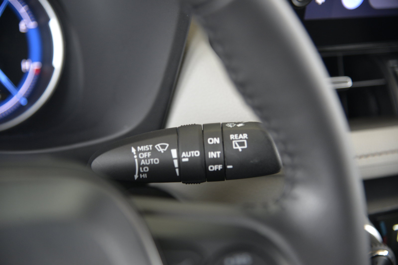 Used 2025 Toyota RAV4 XLE Premium w/ Weather Package AWD/4WD image 26