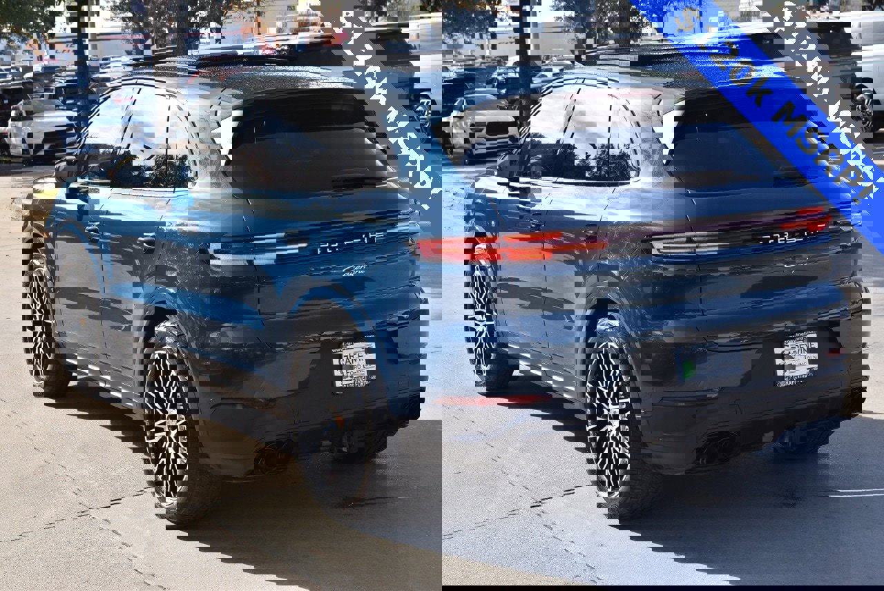 Used 2025 Porsche Cayenne image 10