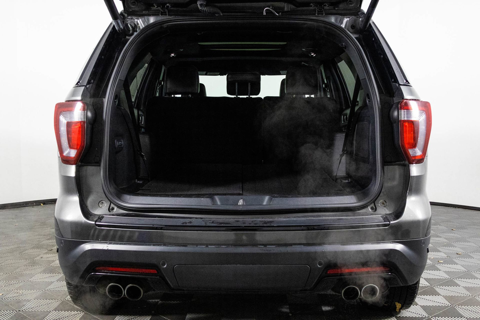 Used 2018 Ford Explorer Sport image 37