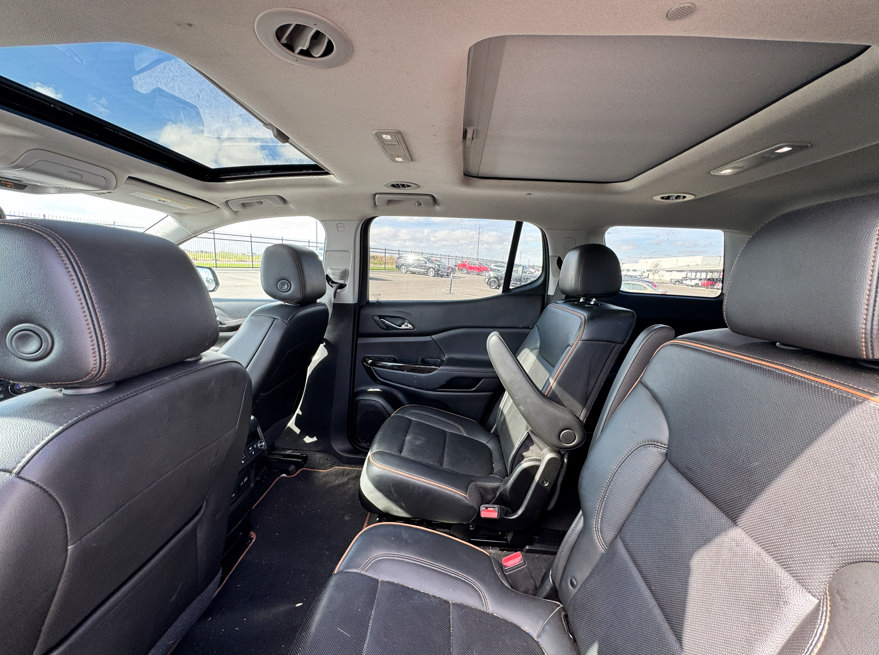 Used 2023 GMC Acadia AT4 w/ Technology Package AWD/4WD image 2