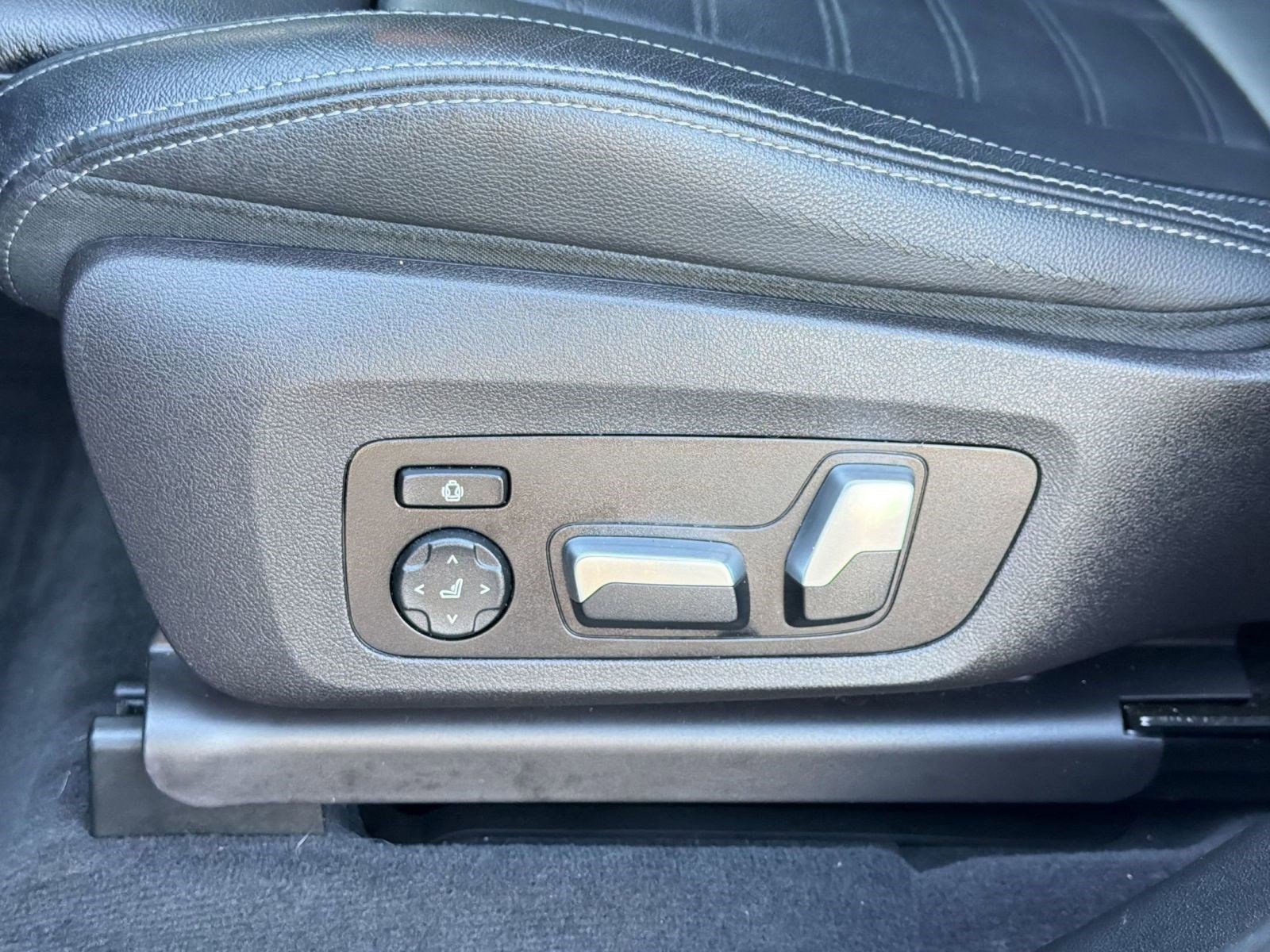 Used 2019 BMW X3 xDrive30i w/ Premium Package image 14