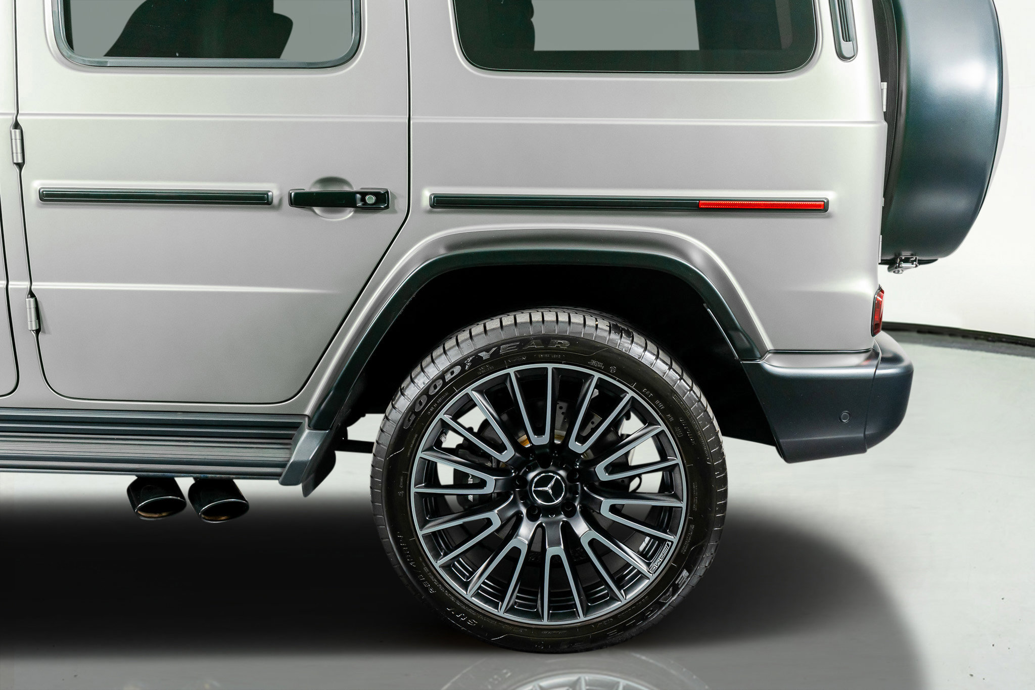 Used 2025 Mercedes-Benz G 63 AMG 4MATIC w/ Night Package Magno image 18