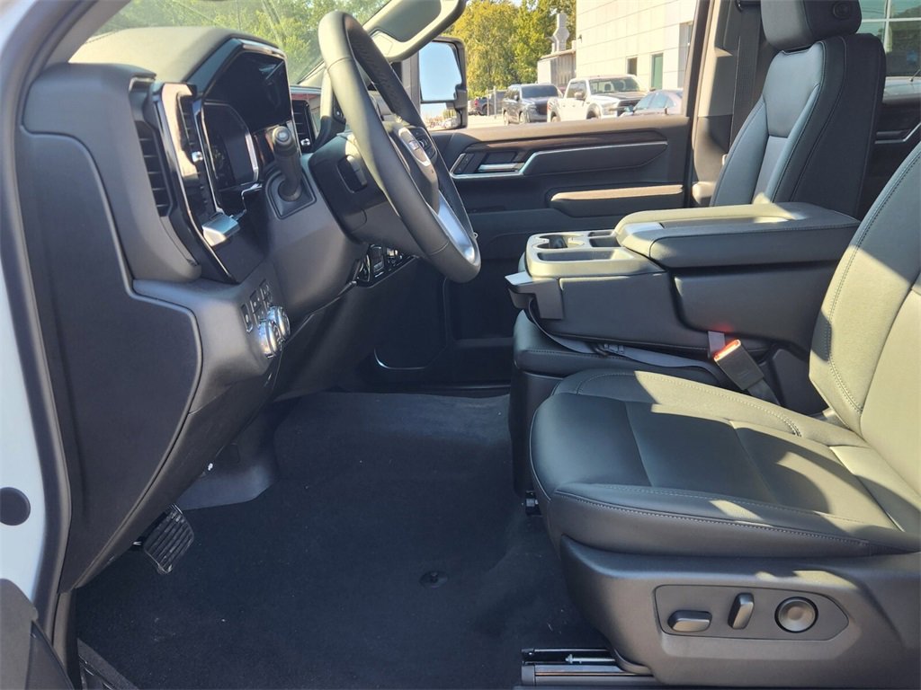 New 2026 GMC Sierra 3500 SLT image 3